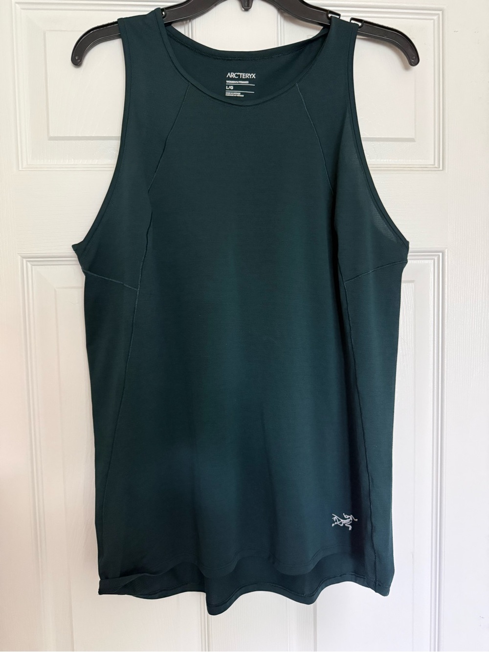 Arcteryx women’s tank. Size Large
